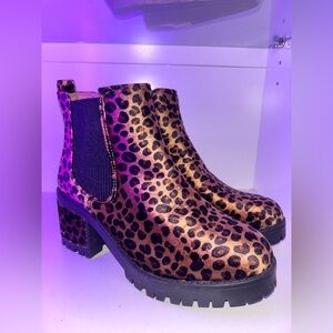Brand: Seven7 size: 8 color: leopard